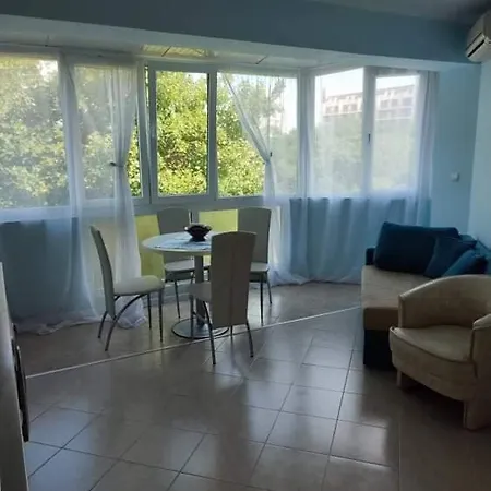 Golden Sands Apartment شقة غولدن ساندز